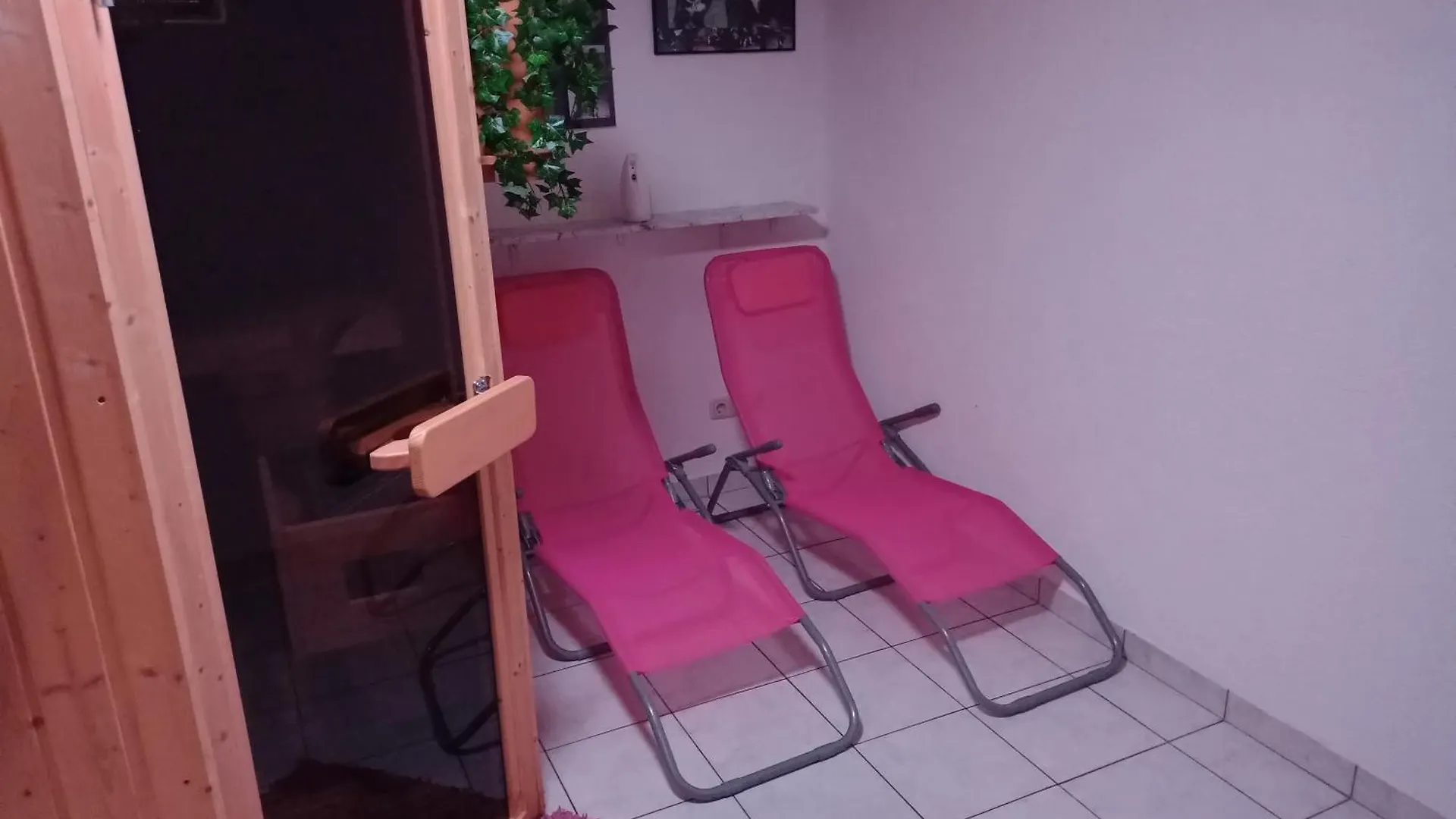 Holiday home Neu Ferienhaus Mit Poolhalle Und Sauna Pyrbaum Germany